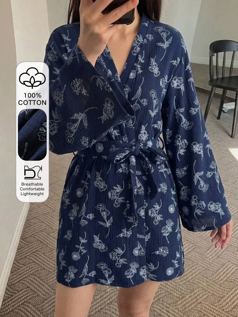 DAZY Leaf Pattern Loose Fit Short Cardigan Robe Women's Sleepwear - Navy Blue - View 1