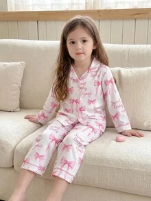 SHEIN 女童甜美可愛優雅休閒日常舒適粉色蝴蝶結英文字卡通印花開襟長袖上衣與長褲兩件套 柔軟親膚針織面料居家服 - 粉色 - 查看 5