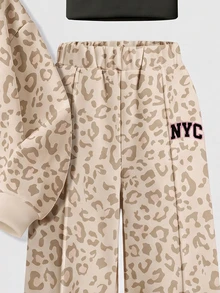 甜美燕麥色調，時尚豹紋運動風拼色 NYC 字母圖案，女嬰休閒柔軟舒適寬鬆圓領套頭衛衣與寬腿褲運動套裝，適合秋冬日常、運動、街頭穿搭，甜酷風、開學季、美式街頭、甜酷慵懶、隨性時尚 - 彩色 - 查看 8