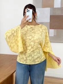 SHEIN Frenchy Kaos Elegan Ukuran Besar, Kain Jacquard Bertekstur dengan Lengan Lonceng Lebar - Kuning - View 4