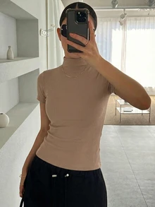 DAZY 女款素色修身百搭日常短袖T恤 - 卡其色 - 查看 7