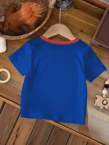 SUPERMAN X SHEIN ملابس علوية علوي كاجوال للأطفال الذكور بطبعة هندسية وياقة دائرية وأكمام قصيرة - أبيض - مشاهدة 2