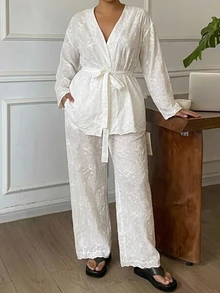Dazy Plus Bộ 2 món áo dáng rộng và quần họa tiết jacquard, đồ mặc nhà pijama màu trắng phong cách thường ngày - trắng - Xem 4