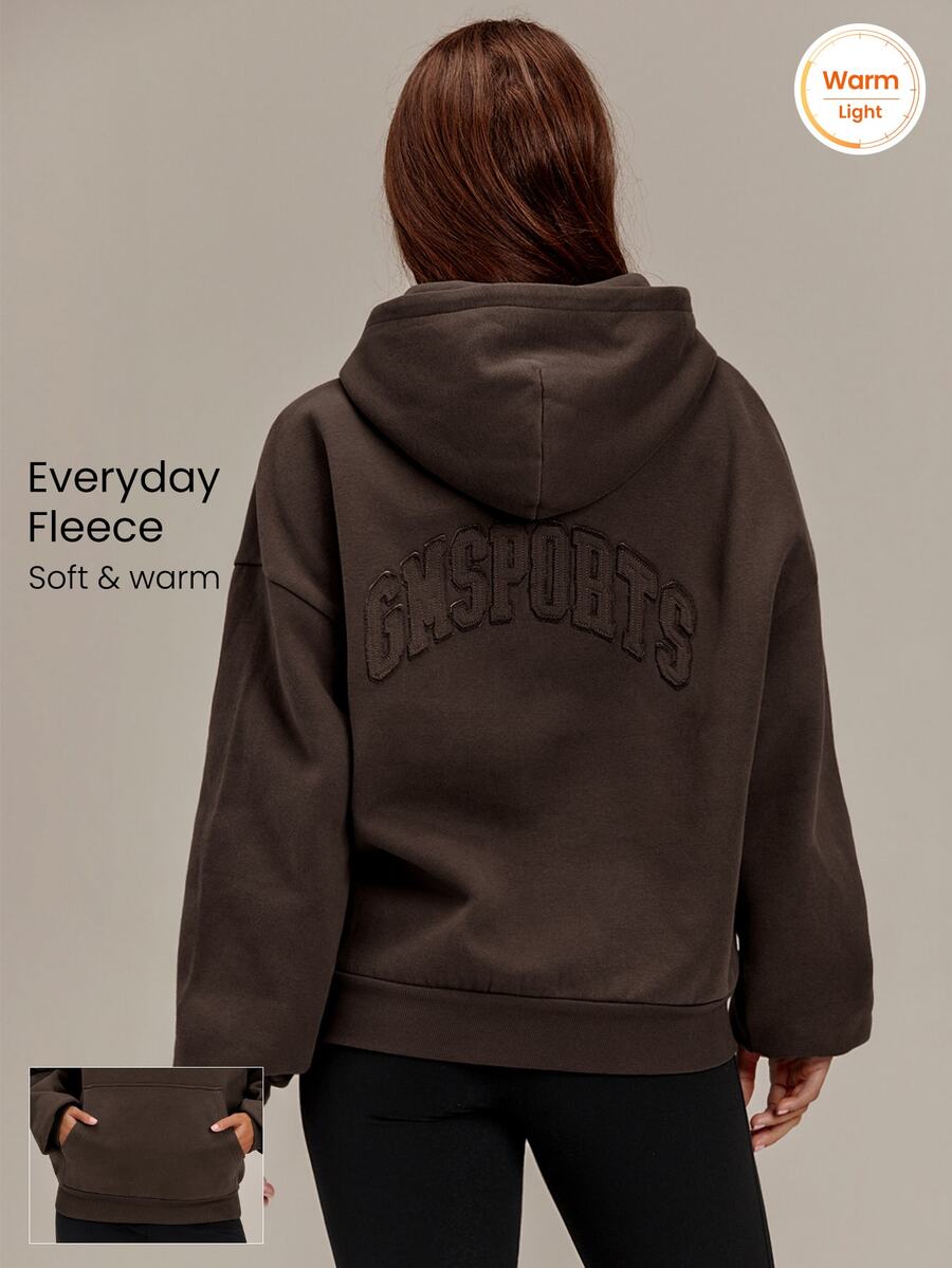 GLOWMODE Everyday 抓絨 Fireside 連帽衛衣，同色系背部刺繡、落肩設計、寬鬆版型，日常休閒秋冬戶外穿搭 - 棕色 - 查看 1