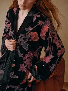 MOTF PREMIUM WOMEN'S LARGE FLORAL PRINT LONG SLEEVE WAIST TIE COMFORTABLE ROBE - Black - View 1