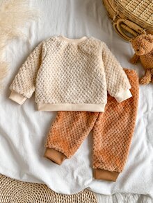 SHEIN Vintaside Kids 3件組幼童男童運動衫套裝 可愛米色棕熊貼布爪印抓絨長袖圓領加厚冬季秋季度假舒適慢跑套裝 - 棕色 - 查看 2