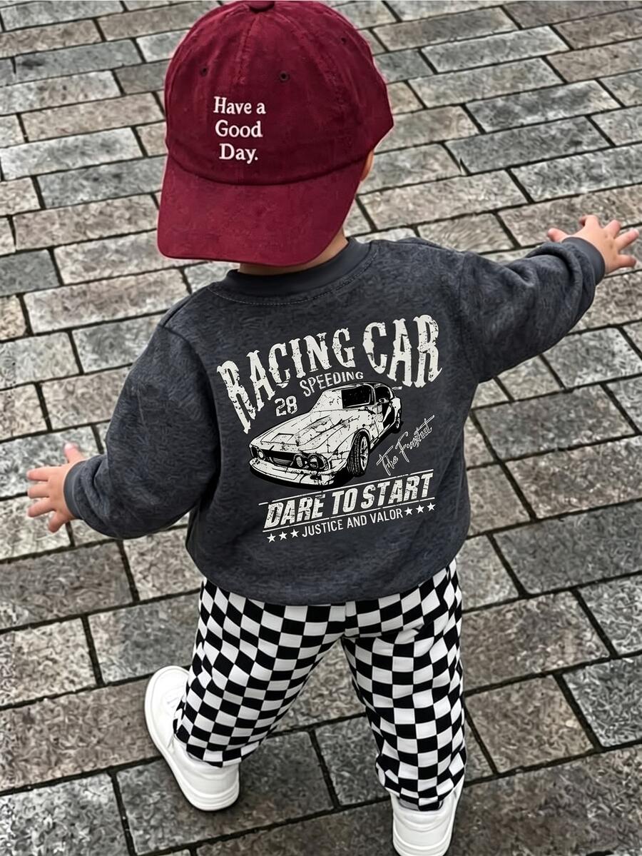 1套幼童美式復古風圓領運動衫套裝，背面做舊賽車印花，上衣搭配黑白棋盤格收口長褲，男童休閒2件套，適合日常上學、戶外出遊、街頭風，春秋新款兒童運動套裝，百搭嬰幼兒外穿服 - 彩色 - 查看 1