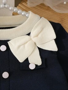 SHEIN 女童針織毛衣套裝 2 件組，拼色蝴蝶結設計針織套頭衫與百褶裙，精緻厚實套裝，藍色，甜美休閒極簡時尚，適合秋冬旅行、外出、派對、戶外玩耍、野餐 - 藏蓝色 - 查看 3