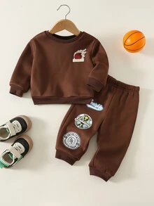 SHEIN 男嬰幼兒 2 件組秋冬保暖內裡加厚可愛運動風衛衣套裝，運動服，嬰兒冬季穿搭，運動套裝，街頭風 - 棕色 - 查看 1