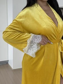ZzzCrew Solid Color Velvet Contrast Trim Long Sleeve Plus Size Robe - Yellow - View 6