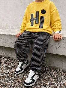 Genkimix Kids 2件組小男孩休閒運動學院風街頭可愛酷感翅膀圖案三色條紋運動衫+長褲，適合日常穿著、上學、旅行、運動，春秋季節穿著，整體設計簡約優雅，男孩穿著這套運動衫套裝將感到舒適並展現休閒時尚形象 - 黃色 - 查看 1