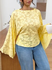 SHEIN Frenchy Kaos Elegan Ukuran Besar, Kain Jacquard Bertekstur dengan Lengan Lonceng Lebar - Kuning - View 5