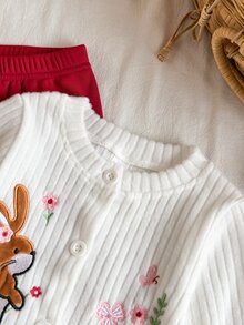 SHEIN Vintaside Kids 2件組女嬰針織開襟衫褲套裝，可愛甜美白色紅兔花朵刺繡羅紋針織長袖圓領，生日派對秋季公主舒適套裝 - 紅色 - 查看 5