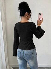 Selianne 女款標準尺寸秋冬收腰抓皺織帶拼接鏤空波浪邊休閒通勤T恤上衣 - 黑色 - 查看 2