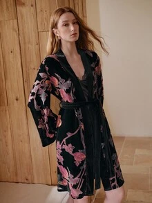 MOTF PREMIUM WOMEN'S LARGE FLORAL PRINT LONG SLEEVE WAIST TIE COMFORTABLE ROBE - Black - View 4