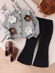 SHEIN Playful Pals 嬰兒女童棕色羅紋長袖開襟外套，大花裝飾，純色喇叭褲兩件套，春秋休閒日常慵懶風套裝衣物 - 灰色 - 查看 5