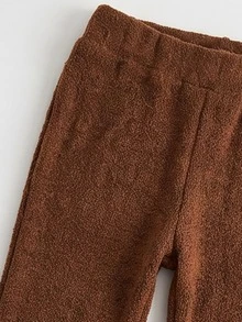SHEIN 嬰兒/幼兒（女孩）春秋冬季休閒T恤套裝，設計感不對稱套頭高領針織面料花卉印花長袖T恤上衣搭配卡其色休閒喇叭褲，2件套，適合春秋冬季，可愛童趣極簡舒適穿搭，適用於外出、旅行、度假和派對 - 卡其色 - 查看 5