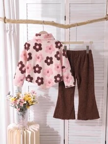 SHEIN 嬰兒/幼兒（女孩）春秋冬季休閒T恤套裝，設計感不對稱套頭高領針織面料花卉印花長袖T恤上衣搭配卡其色休閒喇叭褲，2件套，適合春秋冬季，可愛童趣極簡舒適穿搭，適用於外出、旅行、度假和派對 - 卡其色 - 查看 2