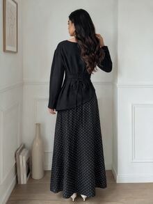 Veilorie Setelan Kasual 2 Potong Wanita: Atasan Lengan Panjang Warna Polos dan Rok Motif Polkadot - Hitam - View 2