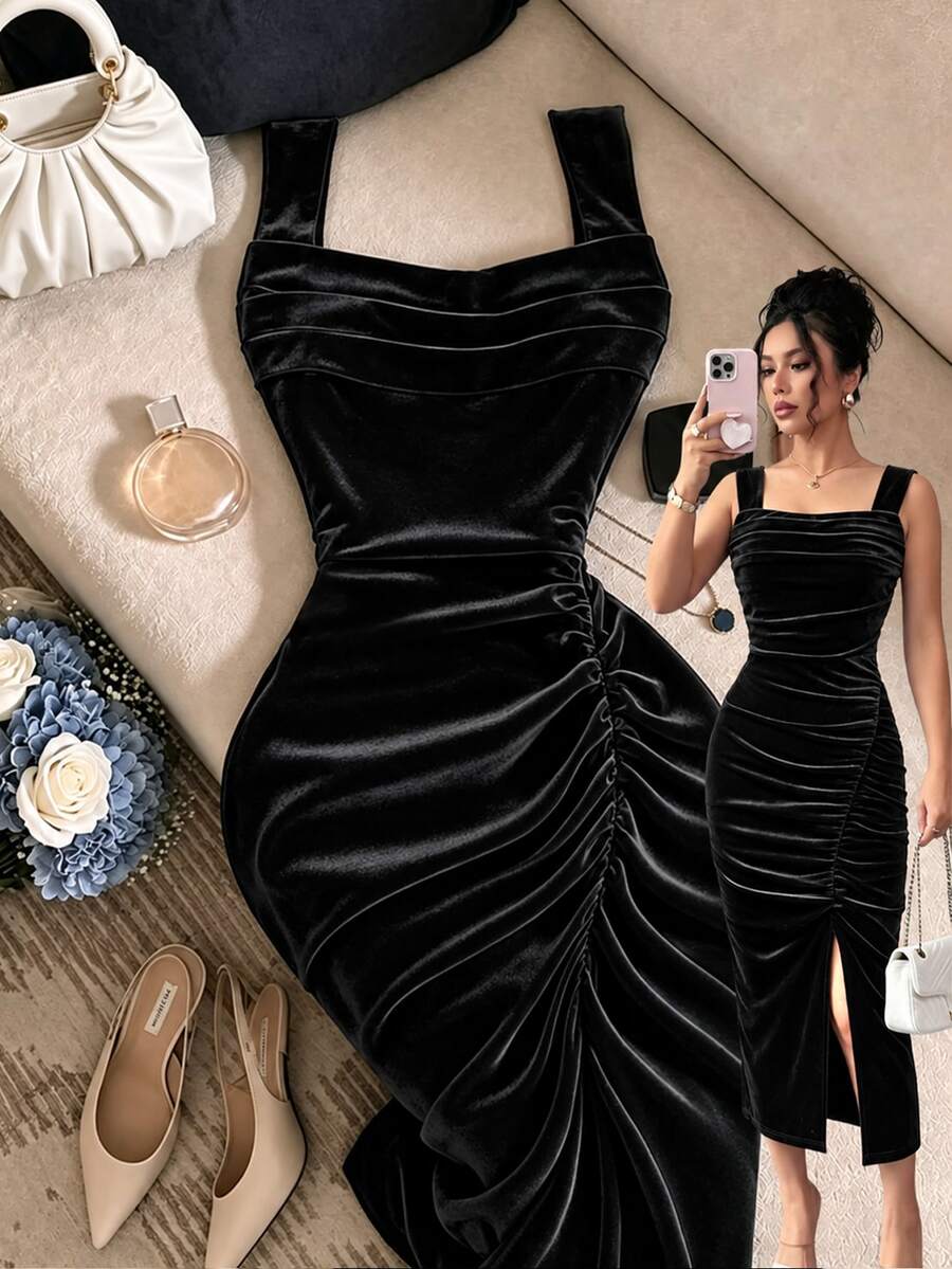 SHEIN Clasi 天鵝絨細肩帶抓皺胸前緊身開衩優雅派對中長洋裝,秋冬女款 - 黑色 - 查看 1