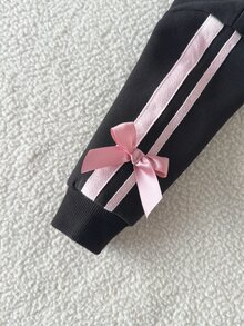SHEIN 新生兒秋冬黑色圓領衛衣上衣，粉色蝴蝶結印花、粉色條紋袖口與粉色蝴蝶結，優雅風格，搭配粉色長褲，柔軟面料，適合室內外穿著 - 彩色 - 查看 8