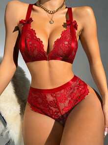 SHEIN طقم ملابس داخلية مثير من الدانتيل الزهري بحلقات متصلة، حمالة صدر وسروال داخلي، قطعتان - الأحمر - مشاهدة 3