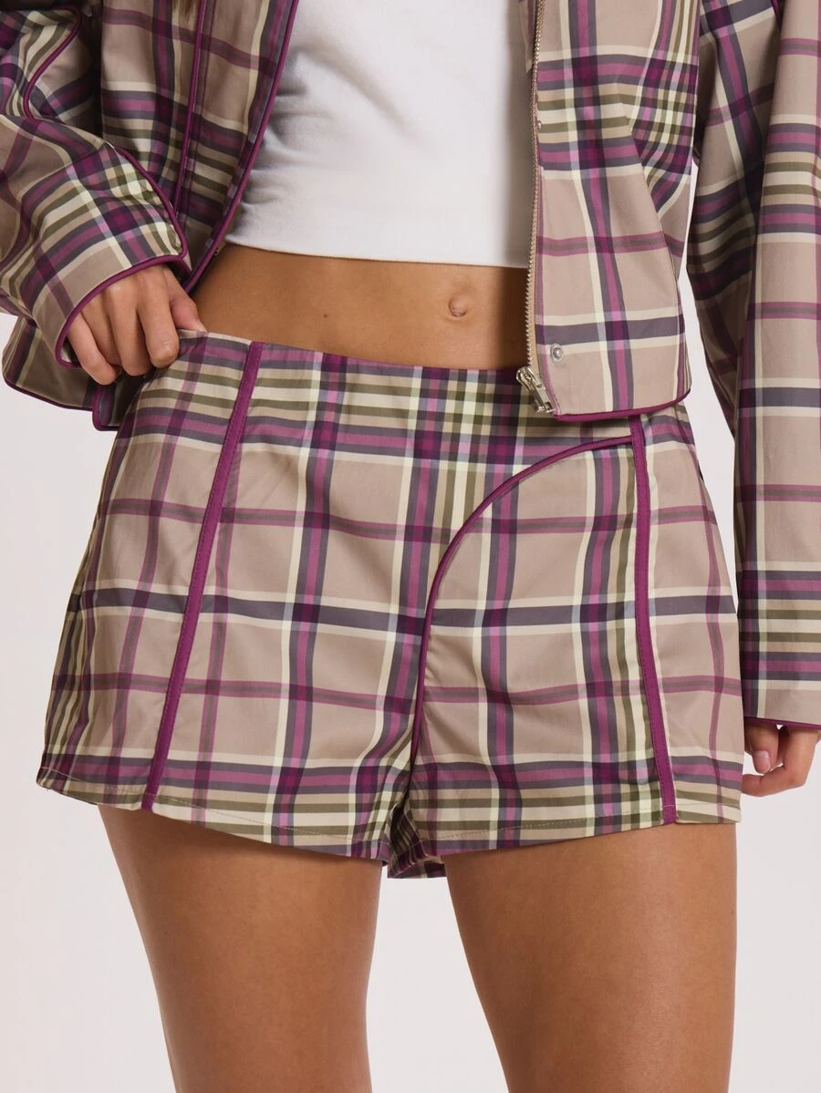 MUSERA شورتات قصيرة منخفضة الخصر بتصميم مربعات مع حواف متباينة، لطيفة للاستخدام اليومي، بأسلوب كول جيرل، مناسبة للخريف والشتاء، Mullburn Hill - متعدد الألوان - مشاهدة 1