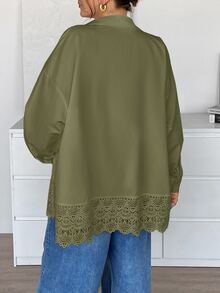 SHEIN Essnce 大尺碼百搭蕾絲拼接單排扣長袖襯衫 秋季 - 軍綠色 - 查看 2