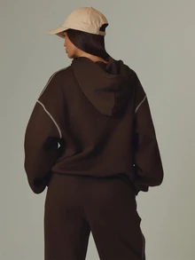 MUSERA 棕色大尺寸圖案寬鬆連帽衛衣 秋冬休閒風格穿搭 - 咖啡棕 - 查看 5