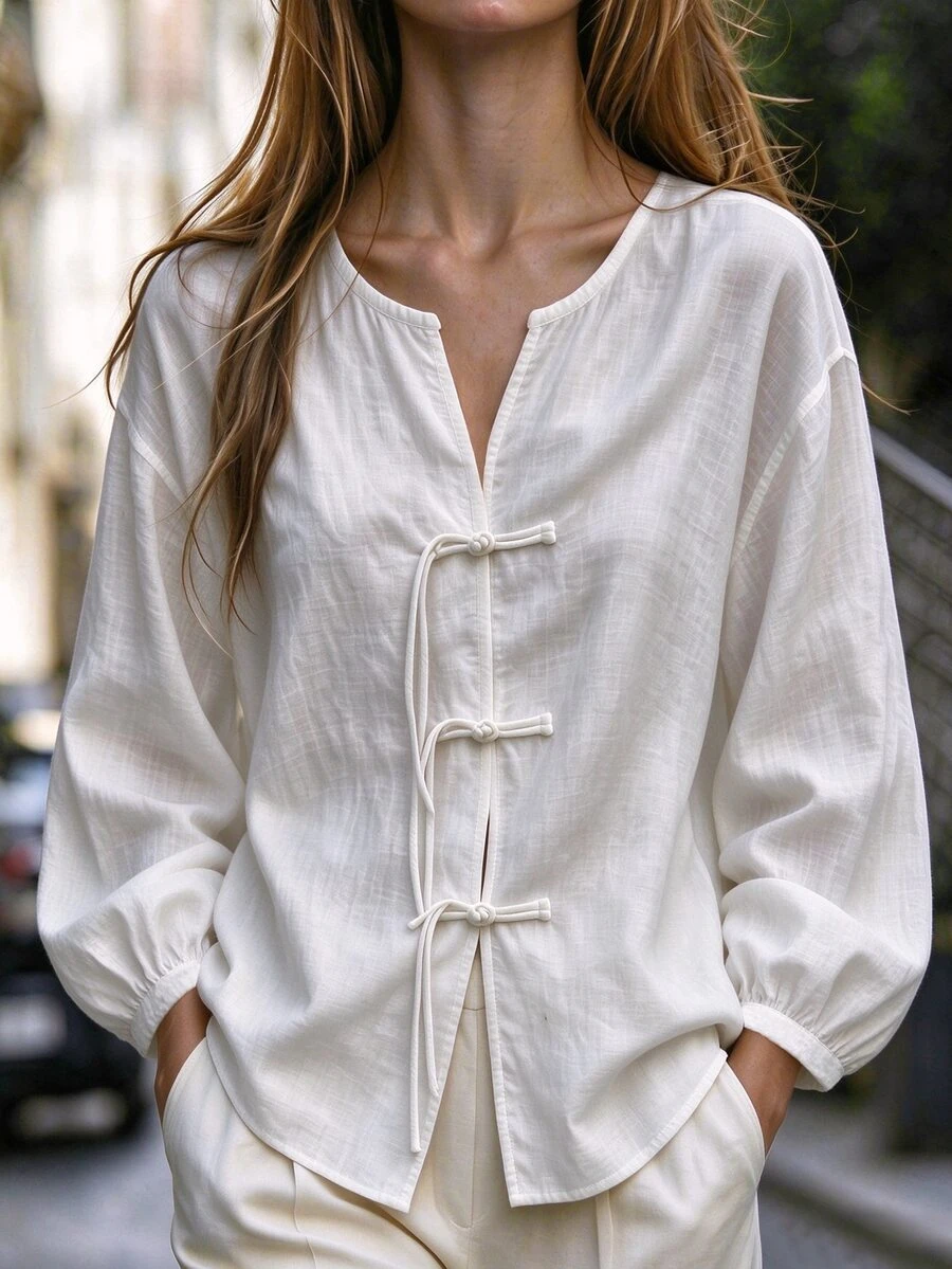 SHEIN قميص نسائي بلون موحد بأكمام طويلة وأكتاف منسدلة مع أزرار على شكل ضفدع - أبيض - مشاهدة 1