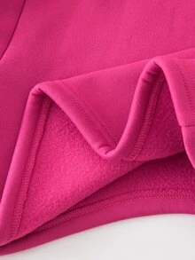 SHEIN 3件組女孩甜酷Y2K風格套裝，春/秋街頭穿搭與旅行穿著，洋紅色短版連帽衛衣 + #95字母細肩帶背心 + 迷彩寬腿褲，個性層次休閒三件套 - 玫紅色 - 查看 7