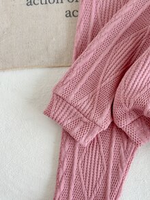 SHEIN 女嬰秋冬粉紫色針織套裝，白色蕾絲大領口前開襟長袖上衣搭配同色長褲，柔軟親膚面料，適合室內/戶外日常穿著、週末出遊等 - 粉色 - 查看 6