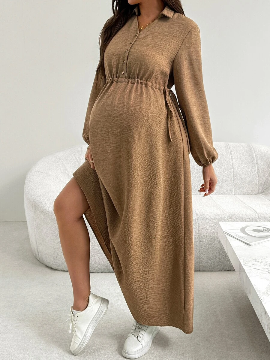 SHEIN Vestido casual de maternidad de unicolor con botones delanteros y lazo lateral en la cintura - Caqui - Ver 1