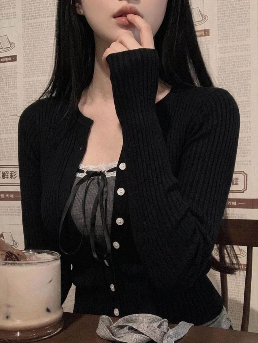DAZY 女款蕾絲拼接細肩帶背心與長袖開襟衫休閒日常兩件套 - 黑色 - 查看 1