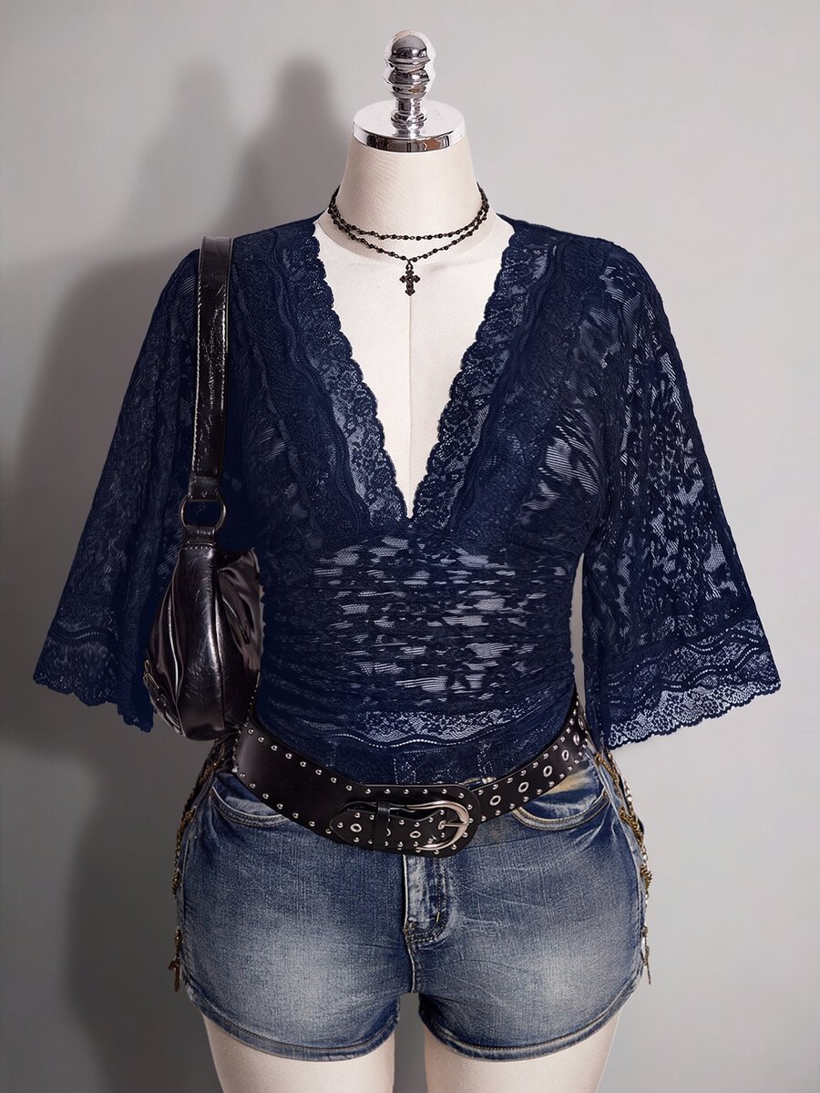 SHEIN ICON 大尺碼 Y2K 哥德風 優雅性感 V 領蕾絲拼接喇叭袖上衣 黑色 夏季 早午餐晚餐穿搭 - 藏蓝色 - 查看 1