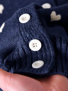 CosyJoli 大尺碼女款愛心刺繡圓領短袖單排扣休閒可愛仙氣針織開襟衫，米色，適合秋季正式場合、約會之夜、派對與冬季 - 藏蓝色 - 查看 8