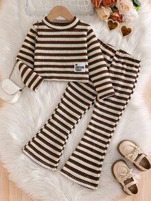 SHEIN 女童2件套：小立領長袖短版T恤，附英文刺繡貼布，搭配條紋鳳梨花針織修身喇叭褲，適合日常休閒時尚穿著 - 彩色 - 查看 1