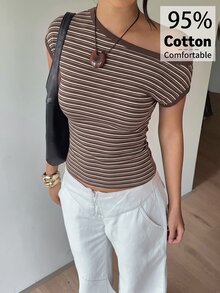 Aloruh 95%棉女款條紋不對稱肩短袖修身休閒T恤，棕色與白色條紋，返校季，休閒極簡日常百搭，約會出遊穿搭，女款秋季服飾，秋季穿搭，女款通勤穿搭，百搭上衣，出遊穿搭，機場穿搭 - 白色 - 查看 3