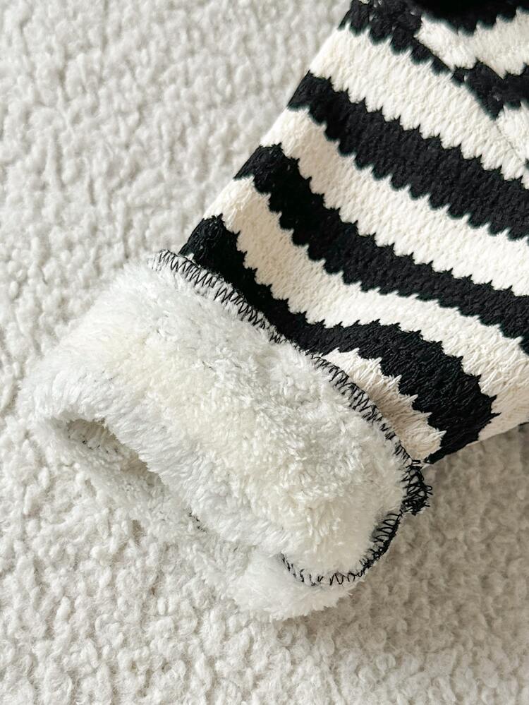 SHEIN 2pcs/Set Baby Girl Black & White Striped Fleece Lined Thick Floral 3D Decor Crew Neck Long Sleeve Pullover Top + Fuzzy Casual Straight Leg Long Pants, Cute Fashion Warm Plush Outfit, Suitable For Winter Daily Wear, School, Travel, Vacation And Various Occasions - Black and White - View 4