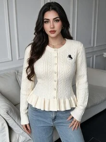 Modelyn كارديجان نسائي بمقاسات كبيرة بتصميم فروسية مطرزة وحياكة كابل أحادية الصدر مع حافة مكشكشة - لون مشمشي - مشاهدة 3