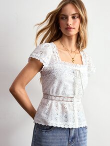 Willow Rêve Kemeja Wanita dengan Kancing dan Pinggang yang Dikerutkan, Terbuat dari Kain Berlubang dengan Bordir dan Patchwork - Putih - View 6