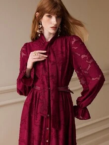 Arave 女款修身腰 A 字版提花蝴蝶結鈕扣收腰荷葉袖優雅酒紅花卉長洋裝，適合聖誕晚餐、雞尾酒會與秋季 - 酒紅色 - 查看 6
