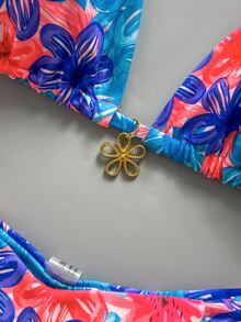 SHEIN Swim Swim MOD 2件組 春夏度假款 隨機印花櫻桃飾品掛脖三角比基尼上衣與比基尼褲 女款性感泳衣套裝 - 彩色 - 查看 5