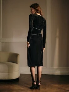 MOTF PREMIUM ELEGANT RHINESTONE CHAIN VELVET LONG SLEEVE DRESS - Black - View 3