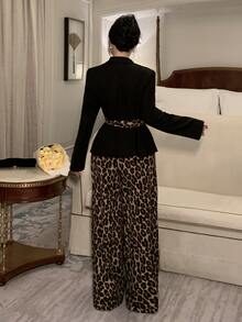 DAZY Women's Colorblock Long Sleeve Top And Leopard Print Skirt Casual 2 Pieces Set - Khaki - View 2