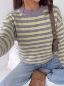 女童圓領套頭條紋拼接配色寬鬆紫色毛衣，學院風青春風格，適合度假與冬季旅行 - 紫色 - 查看 1