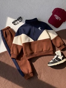 SHEIN 2pcs Kids Young Boy Pattern Contrast Color Knit Long Sleeve - Pullover Collar Sweatshirt & Autumn Winter Pants Set, Red Sweatshirt Set, Sports Outfit - Multicolor - View 4