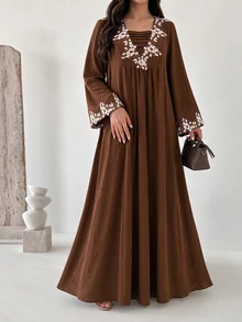 Al Najma 女款秋冬優雅端莊棕色刺繡V領長袍洋裝，紋理面料花卉刺繡喇叭袖寬鬆擺裙日常長裙 - 咖啡棕 - 查看 6