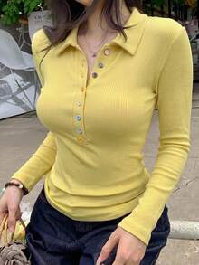 DAZY 春秋款奶油黃彩虹彩色鈕扣裝飾修身長袖女款 Polo T恤 - 黃色 - 查看 2