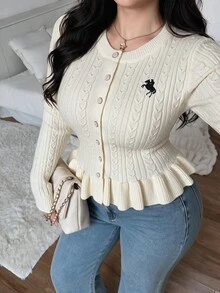 Modelyn كارديجان نسائي بمقاسات كبيرة بتصميم فروسية مطرزة وحياكة كابل أحادية الصدر مع حافة مكشكشة - لون مشمشي - مشاهدة 5